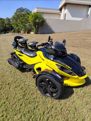 CAN-AM SPYDER RS-S 